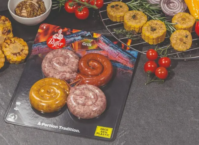 Flatskin/skinpack fra Nemco er den perfekte løsning til at fremhæve produktet i køledisken. Vi har et bredt udvalg af kød emballage til f.eks. kød, fisk, kylling, grøntsager og færdigretter, hvoraf flere af vores skin pack produkter er genanvendelige eller plastreduceret.